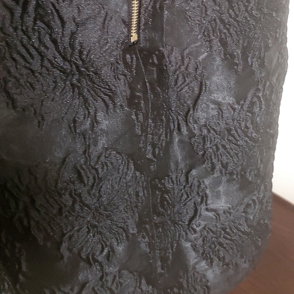 H & M Floral embossed skirt - Picture 4 of 4